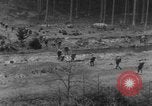 Image Troupes de US 16e Régiment d'infanterie Andreasberg avance vers St Allemagne, 1945, de la seconde 18 séquences d'archives historiques vidéo 65675041534