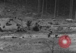 Image Troupes de US 16e Régiment d'infanterie Andreasberg avance vers St Allemagne, 1945, de la seconde 21 séquences d'archives historiques vidéo 65675041534