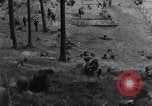 Image Troupes de US 16e Régiment d'infanterie Andreasberg avance vers St Allemagne, 1945, de la seconde 31 séquences d'archives historiques vidéo 65675041534