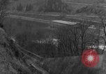 Image Troupes de US 16e Régiment d'infanterie Andreasberg avance vers St Allemagne, 1945, de la seconde 57 séquences d'archives historiques vidéo 65675041534
