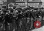 Immagine di I soldati tedeschi Iserlohn Germania, 1945, secondo 10 filmato di repertorio 65675041536