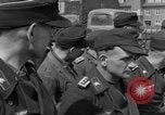 Immagine di I soldati tedeschi Iserlohn Germania, 1945, secondo 15 filmato di repertorio 65675041536