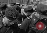Immagine di I soldati tedeschi Iserlohn Germania, 1945, secondo 22 filmato di repertorio 65675041536
