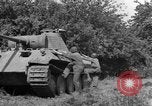 Immagine di Mark V serbatoi Saint Lo Francia, 1944, secondo 11 filmato di repertorio 65675041540