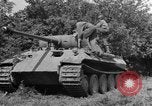 Immagine di Mark V serbatoi Saint Lo Francia, 1944, secondo 15 filmato di repertorio 65675041540