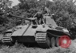 Immagine di Mark V serbatoi Saint Lo Francia, 1944, secondo 18 filmato di repertorio 65675041540