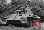 Immagine di Mark V serbatoi Saint Lo Francia, 1944, secondo 19 filmato di repertorio 65675041540