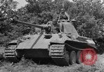 Immagine di Mark V serbatoi Saint Lo Francia, 1944, secondo 20 filmato di repertorio 65675041540