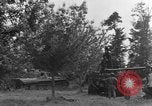 Standbild Deutsche Mark V Tank von den Amerikanern gefangengenommen Saint Lo Frankreich, 1944, aus Sekunde 18 historischem Filmmaterial Videoclip 65675041541