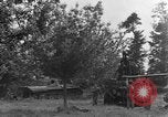 Standbild Deutsche Mark V Tank von den Amerikanern gefangengenommen Saint Lo Frankreich, 1944, aus Sekunde 19 historischem Filmmaterial Videoclip 65675041541