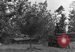 Standbild Deutsche Mark V Tank von den Amerikanern gefangengenommen Saint Lo Frankreich, 1944, aus Sekunde 27 historischem Filmmaterial Videoclip 65675041541