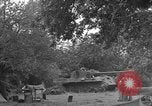 Standbild Deutsche Mark V Tank von den Amerikanern gefangengenommen Saint Lo Frankreich, 1944, aus Sekunde 35 historischem Filmmaterial Videoclip 65675041541