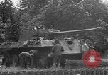 Standbild Deutsche Mark V Tank von den Amerikanern gefangengenommen Saint Lo Frankreich, 1944, aus Sekunde 51 historischem Filmmaterial Videoclip 65675041541