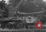 Standbild Deutsche Mark V Tank von den Amerikanern gefangengenommen Saint Lo Frankreich, 1944, aus Sekunde 61 historischem Filmmaterial Videoclip 65675041541