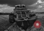 Standbild Prüfung deutscher Panzer Kassel Deutschland, 1945, aus Sekunde 16 historischem Filmmaterial Videoclip 65675041546