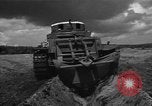 Standbild Prüfung deutscher Panzer Kassel Deutschland, 1945, aus Sekunde 18 historischem Filmmaterial Videoclip 65675041546