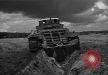 Standbild Prüfung deutscher Panzer Kassel Deutschland, 1945, aus Sekunde 23 historischem Filmmaterial Videoclip 65675041546