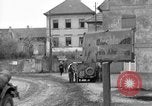 Standbild deutsche Kapitulation zum sechsten Armored Division Altenburg Deutschland, 1945, aus Sekunde 5 historischem Filmmaterial Videoclip 65675041547