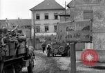 Standbild deutsche Kapitulation zum sechsten Armored Division Altenburg Deutschland, 1945, aus Sekunde 6 historischem Filmmaterial Videoclip 65675041547