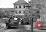 Standbild deutsche Kapitulation zum sechsten Armored Division Altenburg Deutschland, 1945, aus Sekunde 8 historischem Filmmaterial Videoclip 65675041547