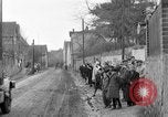 Standbild deutsche Kapitulation zum sechsten Armored Division Altenburg Deutschland, 1945, aus Sekunde 9 historischem Filmmaterial Videoclip 65675041547