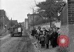 Standbild deutsche Kapitulation zum sechsten Armored Division Altenburg Deutschland, 1945, aus Sekunde 14 historischem Filmmaterial Videoclip 65675041547