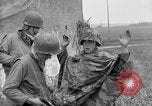 Standbild deutsche Kapitulation zum sechsten Armored Division Altenburg Deutschland, 1945, aus Sekunde 48 historischem Filmmaterial Videoclip 65675041547