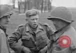 Standbild deutsche Kapitulation zum sechsten Armored Division Altenburg Deutschland, 1945, aus Sekunde 53 historischem Filmmaterial Videoclip 65675041547
