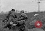 Standbild deutschen Gefangenen Altenburg Deutschland, 1945, aus Sekunde 43 historischem Filmmaterial Videoclip 65675041548