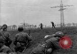 Standbild deutschen Gefangenen Altenburg Deutschland, 1945, aus Sekunde 51 historischem Filmmaterial Videoclip 65675041548