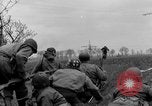 Standbild deutschen Gefangenen Altenburg Deutschland, 1945, aus Sekunde 55 historischem Filmmaterial Videoclip 65675041548