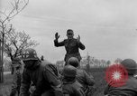 Standbild deutschen Gefangenen Altenburg Deutschland, 1945, aus Sekunde 59 historischem Filmmaterial Videoclip 65675041548