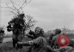 Standbild deutschen Gefangenen Altenburg Deutschland, 1945, aus Sekunde 62 historischem Filmmaterial Videoclip 65675041548