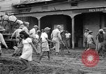 Immagine di Stati Uniti Marines Tacloban città isola di Leyte Filippine, 1945, secondo 25 filmato di repertorio 65675041588