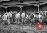 Immagine di Stati Uniti Marines Tacloban città isola di Leyte Filippine, 1945, secondo 27 filmato di repertorio 65675041588