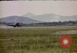 Standbild F4U Corsair Korea, 1950, aus Sekunde 14 historischem Filmmaterial Videoclip 65675041598