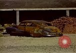 Standbild zerstörten Automobil Korea, 1950, aus Sekunde 15 historischem Filmmaterial Videoclip 65675041599