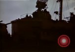 Standbild Rocket Barrage in der koreanischen Krieg Wolmi-Do Insel Korea, 1950, aus Sekunde 8 historischem Filmmaterial Videoclip 65675041600