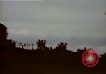 Standbild Rocket Barrage in der koreanischen Krieg Wolmi-Do Insel Korea, 1950, aus Sekunde 9 historischem Filmmaterial Videoclip 65675041600