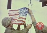Standbild Rocket Barrage in der koreanischen Krieg Wolmi-Do Insel Korea, 1950, aus Sekunde 18 historischem Filmmaterial Videoclip 65675041600