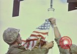 Standbild Rocket Barrage in der koreanischen Krieg Wolmi-Do Insel Korea, 1950, aus Sekunde 19 historischem Filmmaterial Videoclip 65675041600