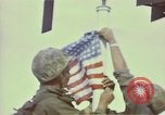 Standbild Rocket Barrage in der koreanischen Krieg Wolmi-Do Insel Korea, 1950, aus Sekunde 22 historischem Filmmaterial Videoclip 65675041600