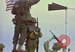 Standbild Rocket Barrage in der koreanischen Krieg Wolmi-Do Insel Korea, 1950, aus Sekunde 30 historischem Filmmaterial Videoclip 65675041600