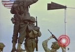Standbild Rocket Barrage in der koreanischen Krieg Wolmi-Do Insel Korea, 1950, aus Sekunde 31 historischem Filmmaterial Videoclip 65675041600