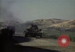Immagine di North Korean soldier catturato Corea, 1950, secondo 56 filmato di repertorio 65675041613