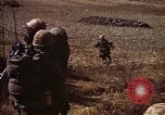 Immagine di Stati Uniti Marines nella guerra di Corea Hoengsong Corea, 1951, secondo 46 filmato di repertorio 65675041614