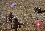 Immagine di Stati Uniti Marines nella guerra di Corea Hoengsong Corea, 1951, secondo 62 filmato di repertorio 65675041614