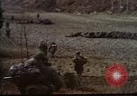 Standbild Vereinigten Staaten Marines im Kampf während des Korea Krieges Hoengsong Korea, 1951, aus Sekunde 3 historischem Filmmaterial Videoclip 65675041615