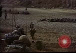 Standbild Vereinigten Staaten Marines im Kampf während des Korea Krieges Hoengsong Korea, 1951, aus Sekunde 5 historischem Filmmaterial Videoclip 65675041615