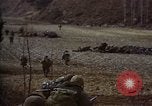 Standbild Vereinigten Staaten Marines im Kampf während des Korea Krieges Hoengsong Korea, 1951, aus Sekunde 7 historischem Filmmaterial Videoclip 65675041615